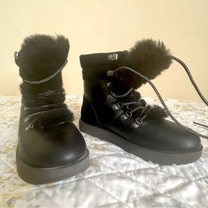 UGG Viki Waterproof boots W7.5